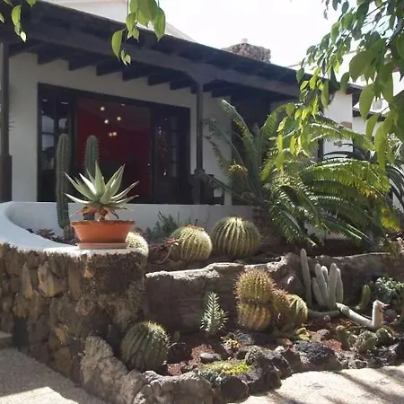 Sleeps 6 Pool Wifi Willa
