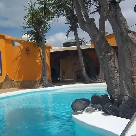 Sleeps 6 Pool Wifi Willa