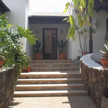 Willa Sleeps 6 Pool Wifi Tahiche