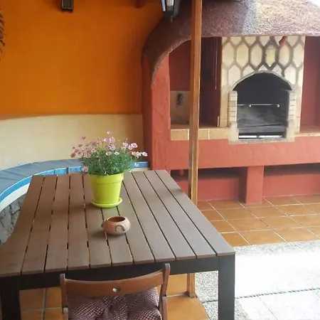 Sleeps 6 Pool Wifi Willa *