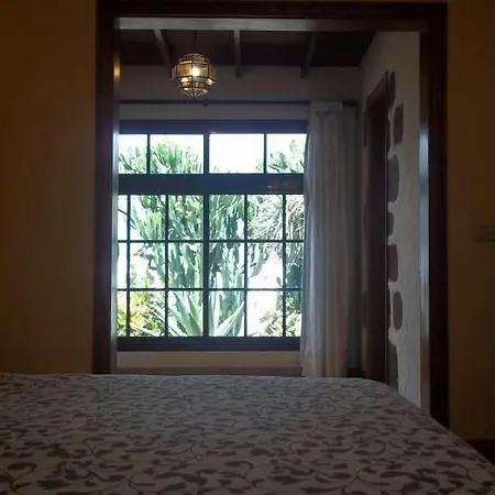 Sleeps 6 Pool Wifi Вилла Таиче