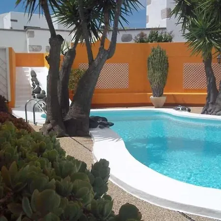 Sleeps 6 Pool Wifi Вилла