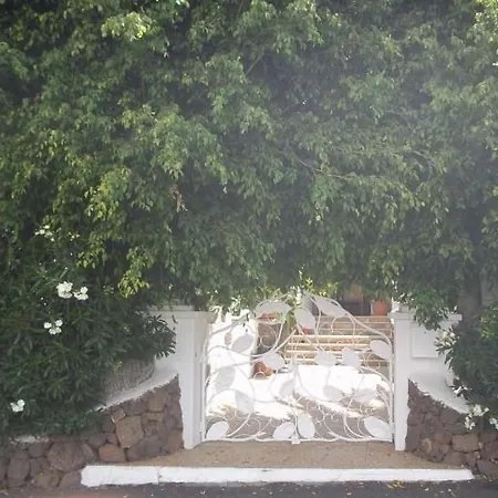 Sleeps 6 Pool Wifi Вилла